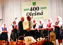 23. novembra 2019 pripravila obec Olešná pre svojich občanov a hostí slávnostný galaprogram na ktorom sme si pripomenuli 400 rokov od prvej písomnej zmienky o obci