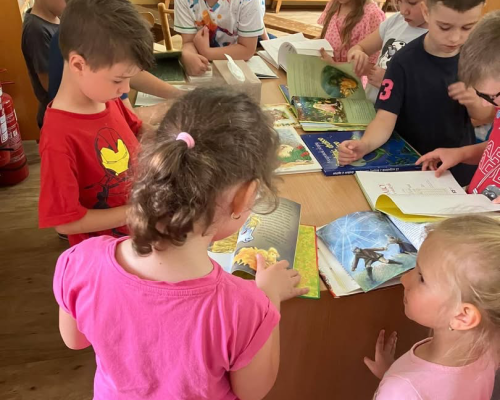 Návšteva obecnej knižnica obr. 1