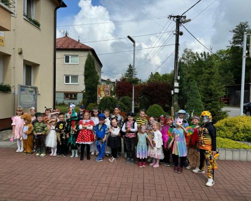 Pochod detí v maskách č. 12