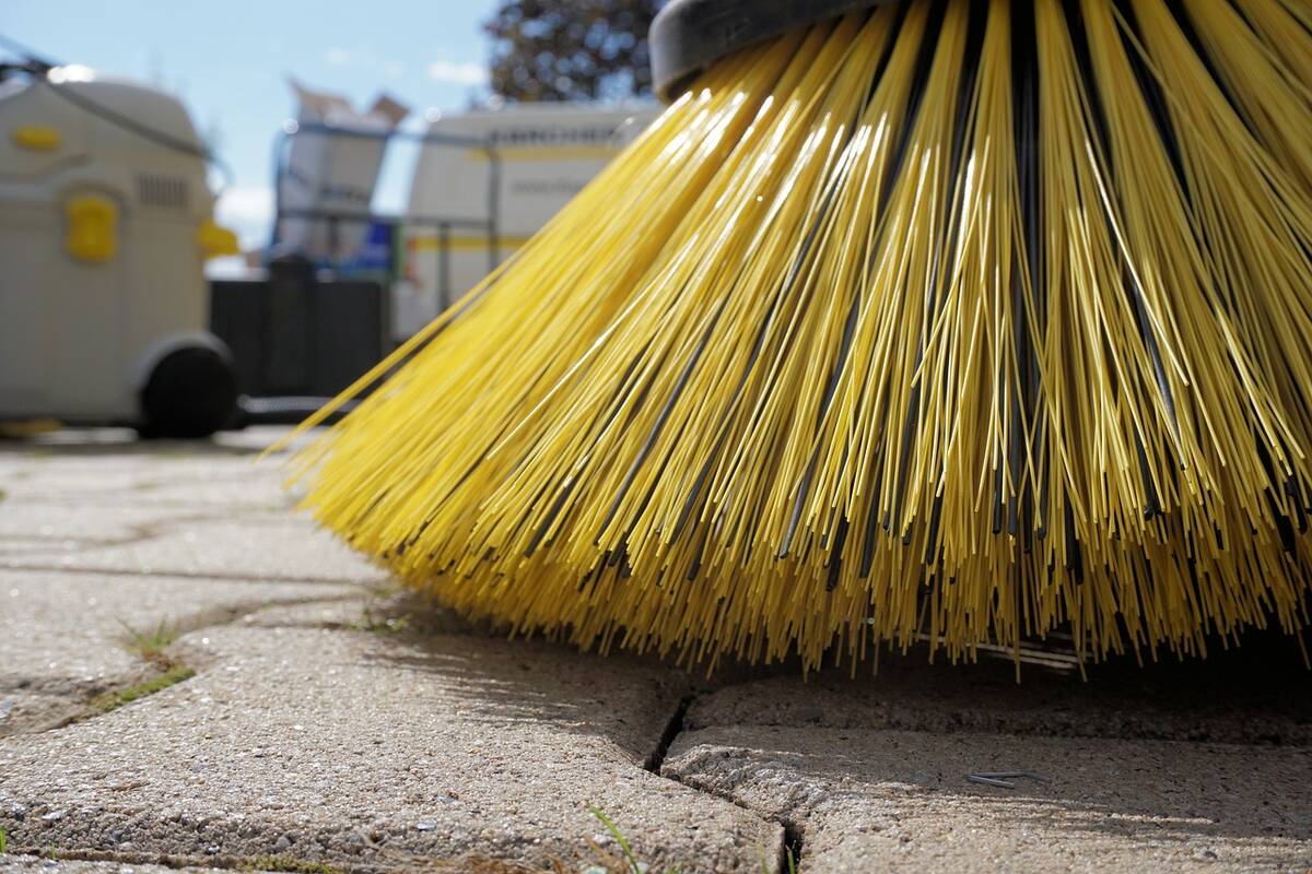 sweeper 1687444 1280